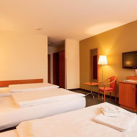 Central Hotel Loewen Feldkirch Room photo